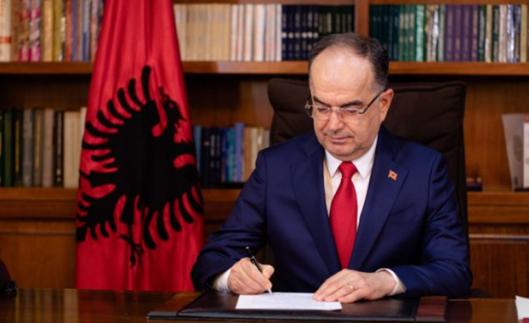 “ME ZEMËR NË PRISHTINË”/ Presidenti Begaj mesazh para ndeshjes së Play-Off të Botërorit: Forca Kosovë!