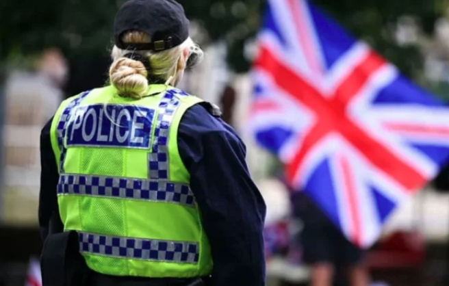 “SPIUNONIN PËR LLOGARI TË KINËS”/ Arrestohen tre persona në Britaninë e Madhe