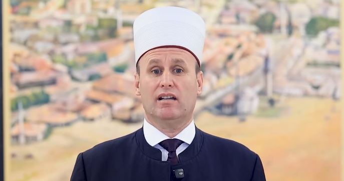 FITER BAJRAMI/ Kreu i KMSH uron besimtarët, Bujar Spahiu: Zoti pranoftë agjërimin, adhurimet dhe lutjet tona