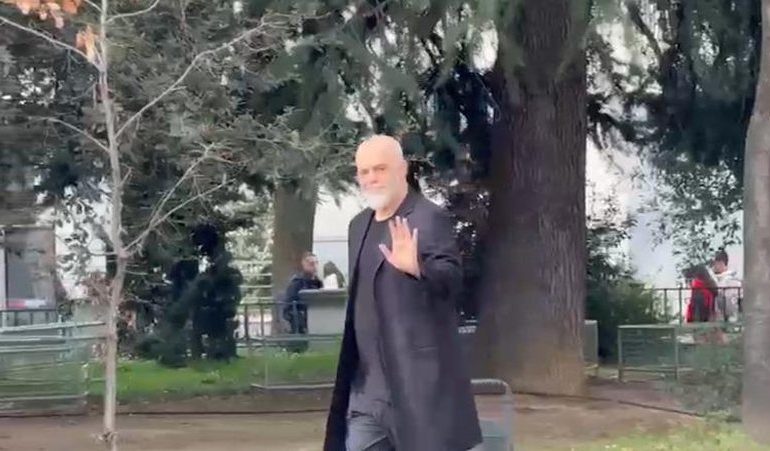 MBLEDHJA E KRYESISË SË PS/ Takimi zgjat vetëm 30 minuta
