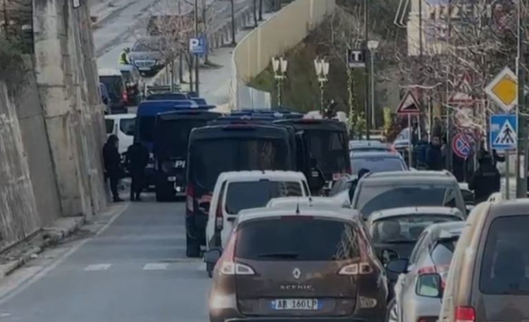 ATENTATI NDAJ GENTIAN QARRIT/ Si u ekzekutua me 20 plumba “Gëçja” dhe e shkuara e tij kriminale