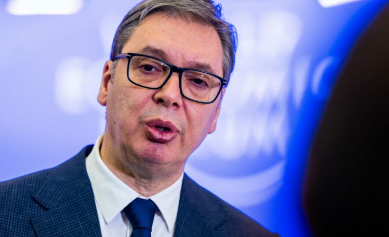 DEKLARATA E FORTË/ Vuçiç: Serbia po përgatitet për një sulm të mundshëm nga Shqipëria, Kroacia e Kosova