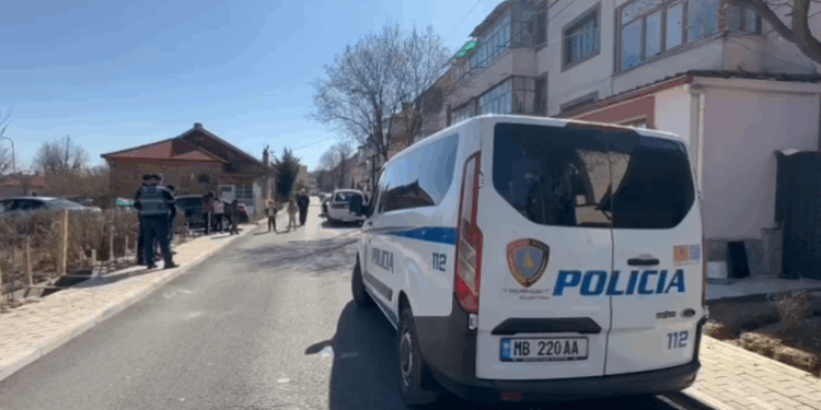 E RËNDË NË MALIQ/ Gjendet e vdekur e moshuara në banesë, dyshohet se ka ndërruar jetë dy javë më parë