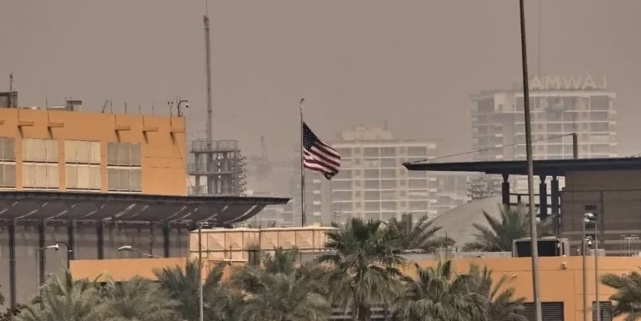 PAS SULMIT ME RAKETË/ Ambasada e SHBA-ve në Bagdad kërkon largimin e amerikanëve nga Iraku