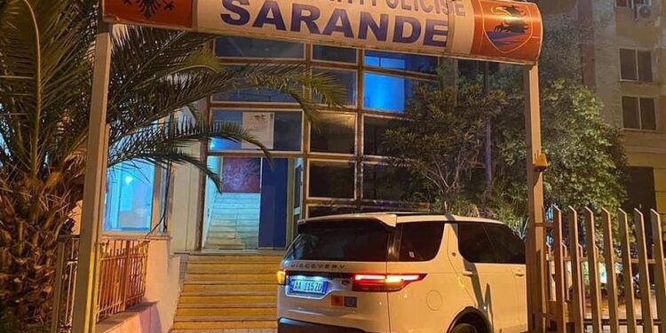 DETAJET/ Kush është Kristi Ceka që dhunoi ish-bashkëshorten në Sarandë dhe i vuri pistoletën në kokë kunatit të saj