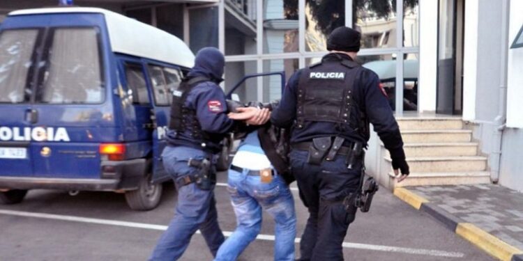 E PËSON KEQ/ I dënuar me 7 vite burg nga Italia, arrestohet 50-vjeçari në Tiranë
