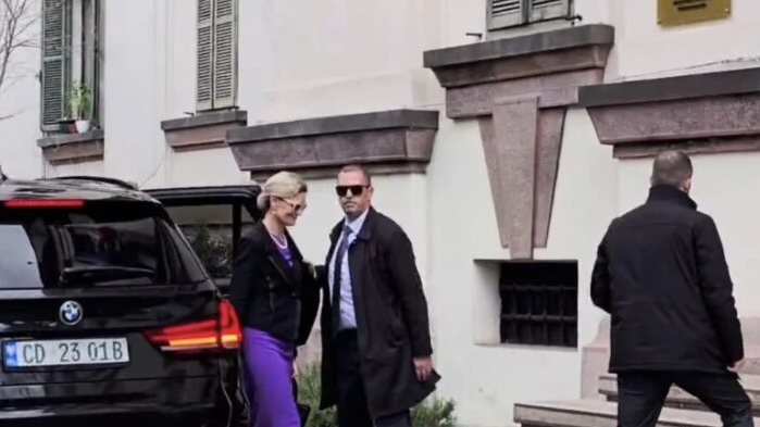 GARA PËR DREJTORIN E RI TË POLICISË SË SHTETIT/ Nancy VanHorn ndjek nga afër procesin e përzgjedhjes