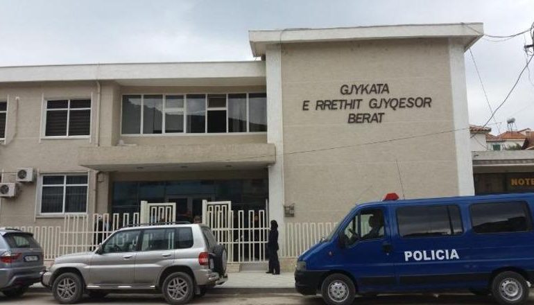 DYSHOHET SE ABUZOI SEKSUALISHT ME MBESEN E MITUR/ Gjykata e Beratit lë në burg 39-vjeçarin! Autori mohon akuzat: Rast i sajuar nga kunata
