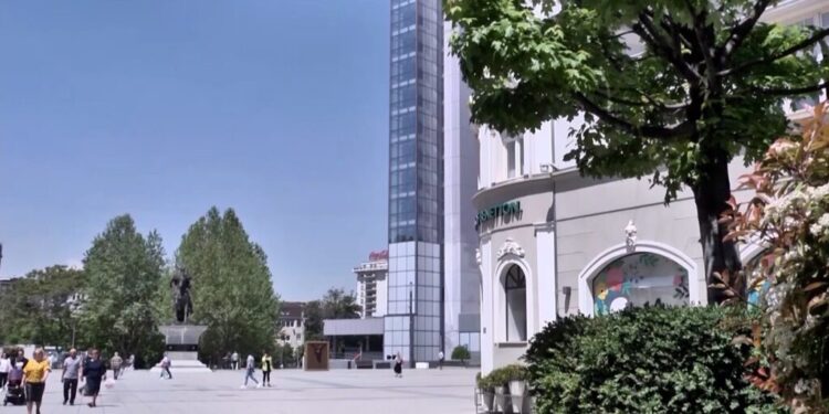 ÇMIMI I NAFTËS/ Biznesi në Kosovë: Kurti të hartojë paketë mbështetëse