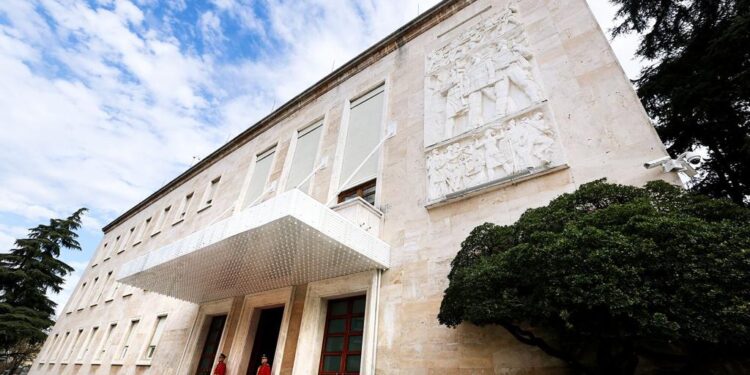 NDRYSHIMET NË INSTITUCIONET SHTETËRORE/ Ish-nënkryetarja e Bashkisë Tiranë emërohet zv.ministre e Brendshme