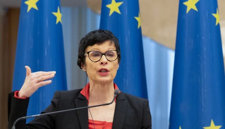 VJOSA OSMANI SHPËRNDAU PARLAMENTIN/ Komisonerja për Zgjerim e BE, shtyn vizitën e planifikuar në Kosovë