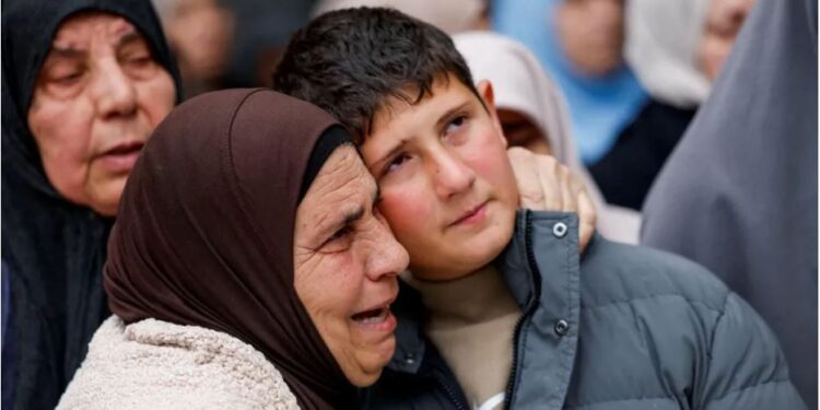 “PASHË NËNËN TEKSA VDISTE”/ Rrëfimi rrëqethës i 12-vjeçarit palestinez: Si Izraeli më vrau familjen