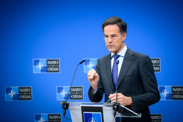 PËRSHKALLËZIMI I KONFLIKTIT NË LINDJEN E MESME/ Rutte: Ngushtica e Hormuzit duhet të rihapet!