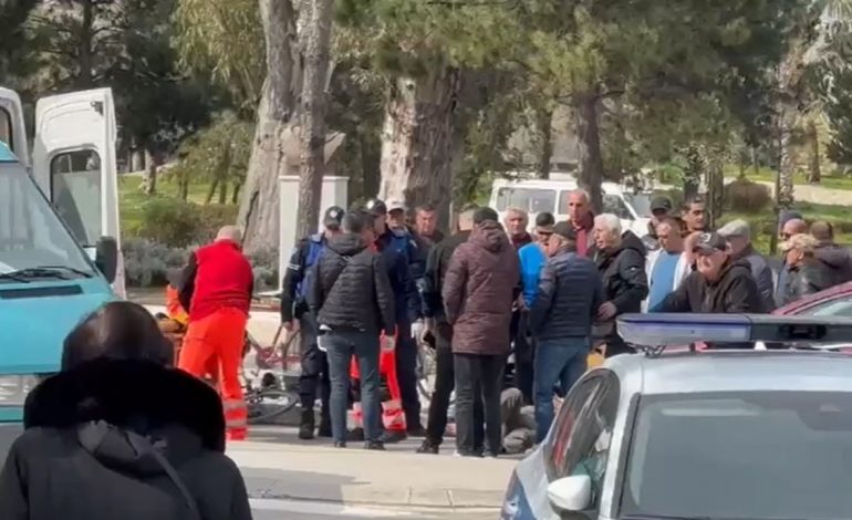 AKSIDENT NË VLORË/ Automjeti përplas të moshuarin që po kalonte vijat e bardha