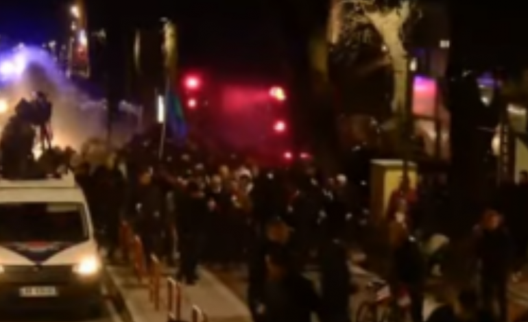 TENSIONET NË PROTESTË/ Lëndohet Berisha, i hidhet spraj në sy. Kreu i PD nuk ndihet mirë