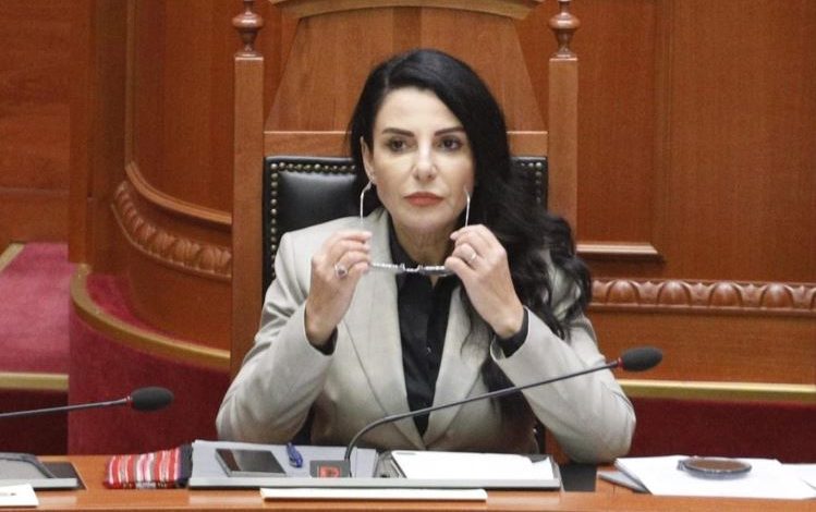 SPAK KËRKON ARRESTIMIN E SAJ/ Balluku refuzon të flasë në Kuvend, nuk paraqitet në seancë