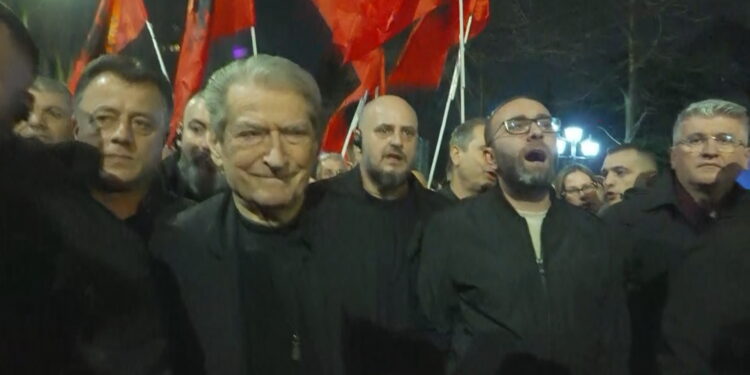 “NUK E DIJA QË ËSHTË QENDËR KULTURORE”/ Berisha pranon autorësinë e sulmit mbi vilën 31