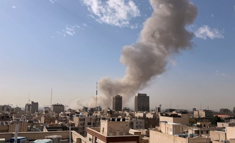 LUFTA NË IRAN/ Reuters: Franca i ndalon Izraelit përdorimin e hapësirës ajrore për transportimin e armëve amerikane