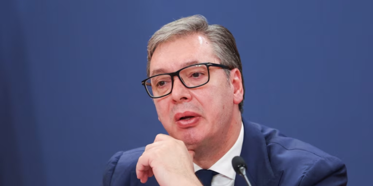SERBIA UL AKCIZËN E NAFTËS ME 20%/ Vuçiç: Masa për frenimin e çmimeve, ndikim nga kriza globale