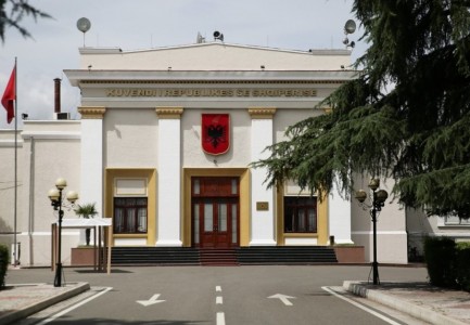 “IRANI TË SHPALLET…”/ Zbardhet projekt rezoluta e PS: Dënojmë veprimet destabilizuese në Lindjen e Mesme dhe sulmet kibernetike ndaj nesh
