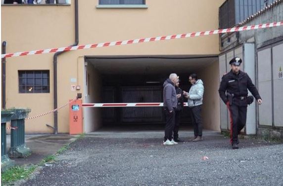 PËRLESHJE E DHUNSHME MES DY GRUPEVE NË ITALI/ Plagoset me thikë shqiptari, rëndë në spital