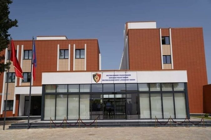 AKSIDENT NË SHKODËR/ Makina përplas 9-vjeçarin, transportohet në spital