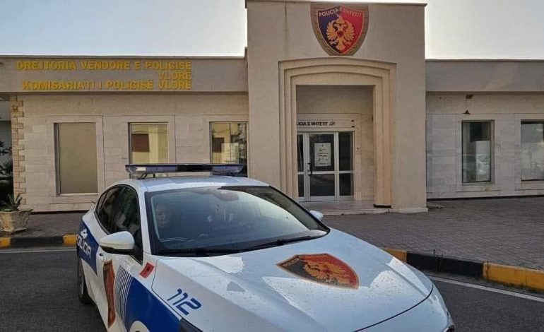 PARANDALOHET KRIMI NË NJË FAMILJE NË VLORË/ I moshuari kërcënon me thikë gruan dhe familjarët e tij