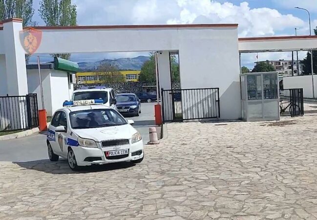 DETAJET E REJA/ Kanosën policët me armë, zbardhet dëshmia e 43-vjeçarit: Nuk e njoh të miturin, më nxori dorën në rrugë dhe…