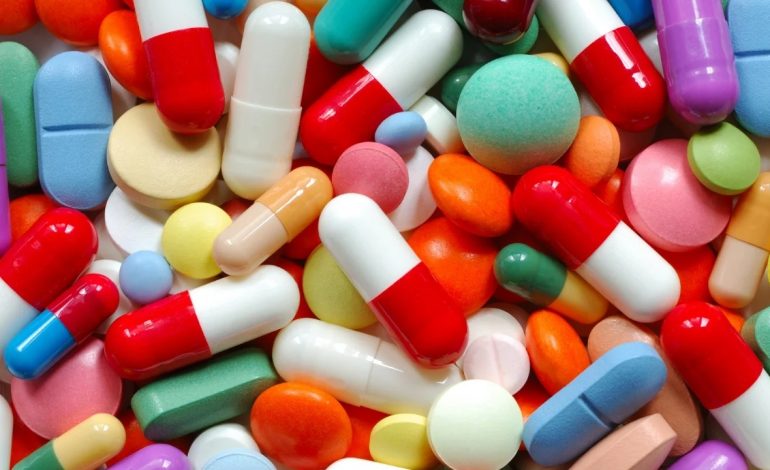 “ANTIBIOTIKËT PO NA BËJNË KEQ”/ Studimi: Ndikim në mikrobiomën e trupit tonë deri 8 vite pas përdorimit