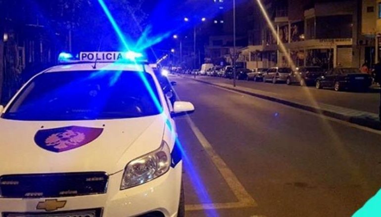 NDODH NË VLORË/ 42-vjeçarja denoncon fqinjin për dhunë: Më shtrëngoi nga fyti dhe më theu telefonin!