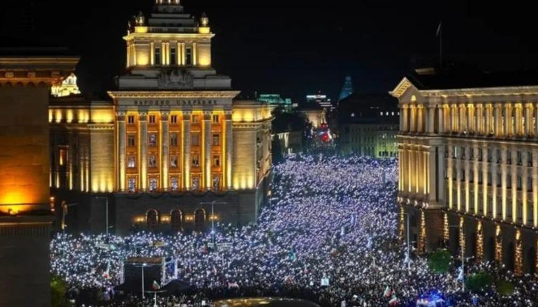 PROTESTAT MASIVE QË RRËZUAN QEVERINË/ Bullgaria shkon në zgjedhje të parakohshme për të 8-ën herë brenda 5 viteve