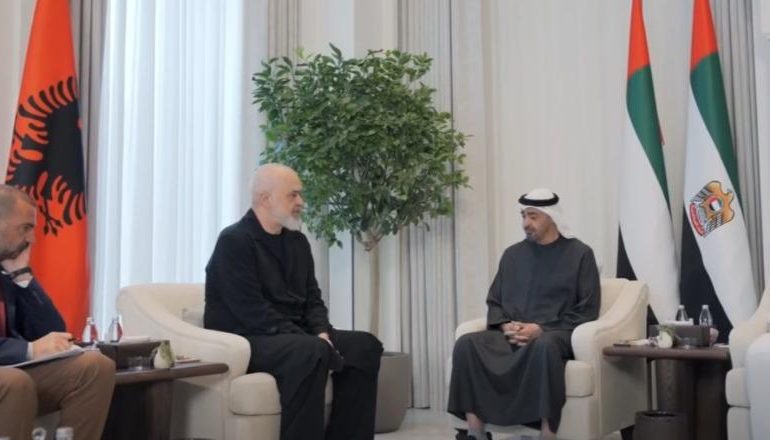 VIZA NË ABU DHABI/ Rama ndan pamjet me Presidentin e Emirateve të Bashkuara Arabe: Takim vëllazëror, për paqedashësit më e mira është e gjitha përpara