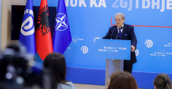 DEMOKRATËT E DURRËSIT KËRKUAN BALLAFAQIM/ Berisha: Mos hajdeni tek unë tani që ju mbaroi kontrata e qirasë