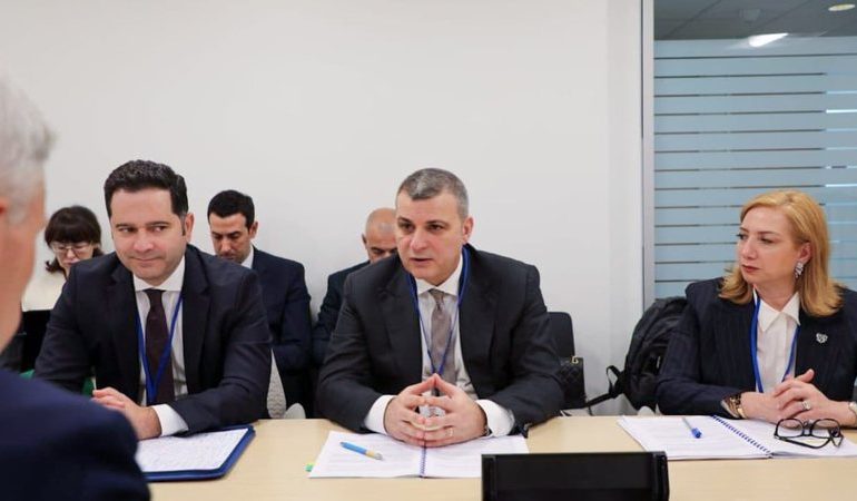 “POLITIKA MONETARE DO TË ORIENTOHET…”/ Sejko takim me shefin e ri të Misionit të FMN-së për Shqipërinë