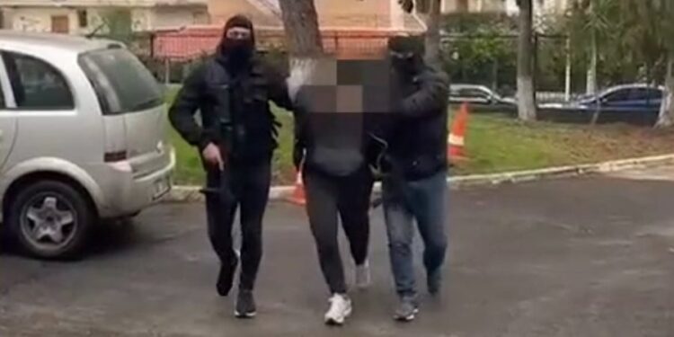 POLICIA OPERACION NË SARANDË/ Lëvizte i armatosur në qytet, prangoset 30-vjeçari nga Vlora