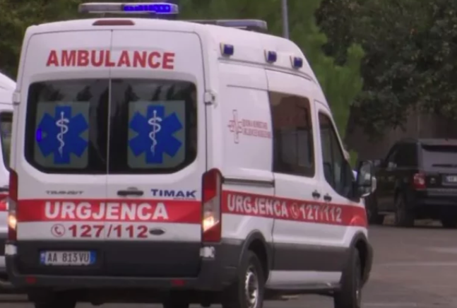 AKSIDENT TRAGJIK NË RRUGËN E KOMBIT/ Një viktimë dhe tre të plagosur rëndë