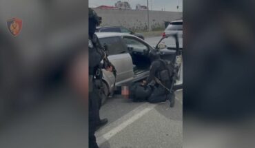 NDODH SI NË FILMA/ Tentoi të vriste me armë një 21-vjeçar në Shkodër, kapet në Tiranë 32-vjeçari