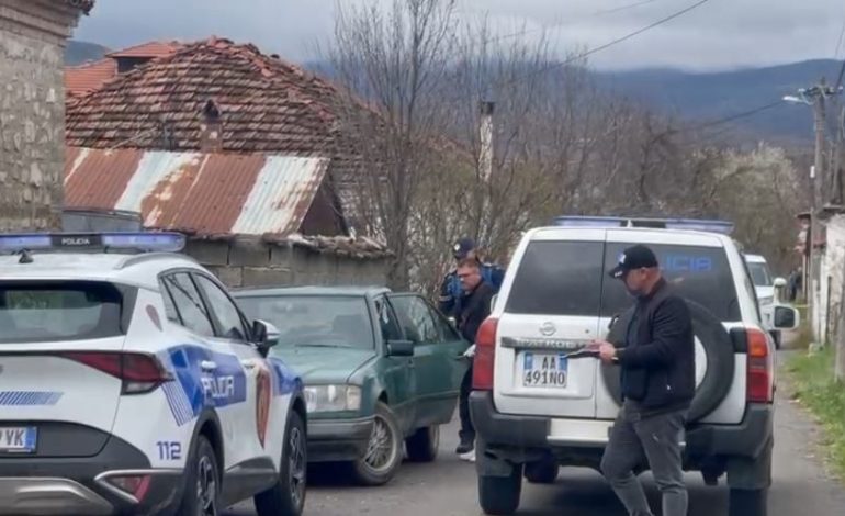 TË TJERA DETAJE/ Policia rikthehet në shtëpinë e krimit, kontrolle për mikrogjurmë që të zbulojë vrasjen e dyshuar të Gëzim Vijës në Bulgarec