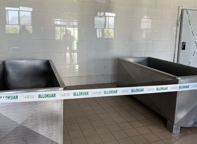 NUK PLOTËSONTE STANDARTET/ AKU bllokon mbi 7 ton djathë në Shkodër, mbyllet aktiviteti i një baxhoje