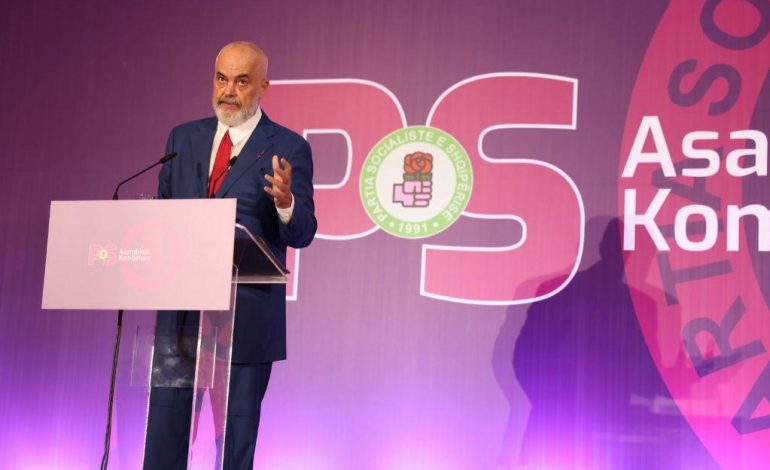 MBLIDHET GRUPI PARLAMENTAR I PS/ Zbardhen detaje, në fokus të bisedimeve punimet e Kuvendit dhe takimet me qytetarët
