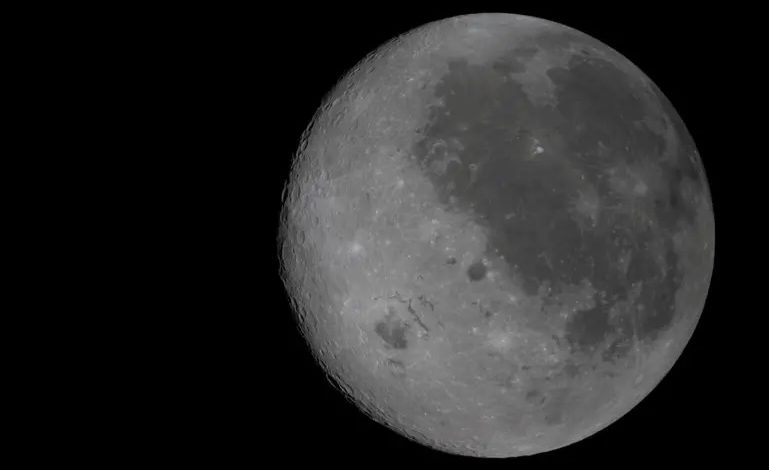“ARTEMIS II” PËRFUNDON UDHËTIMIN REKORD RRETH HËNËS/ Ekuipazhi në rrugën për në shtëpi