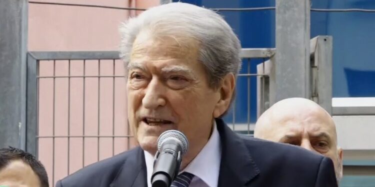 PARAQITET NË SPAK/ Berisha ‘nuk i ndahet’ Dumanit: Po hidhte valle me Irenën!