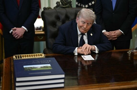 TRUMP BIE NË SONDAZHE/ Humb mbështetjen e të pavarurve dhe republikanëve që s’kanë lidhje me MAGA-n