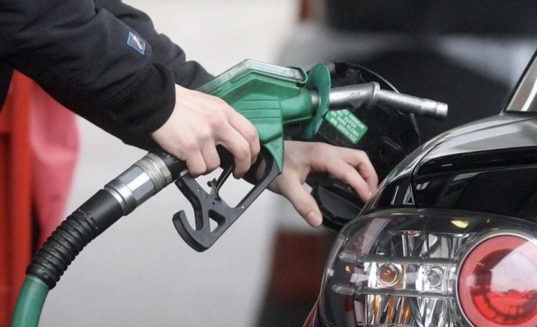 SËRISH NDRYSHIME/ Bordi i Transparencës ul çmimin e naftës. Ja sa do shitet benzina