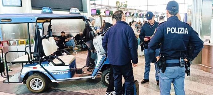 NË KËRKIM PËR VRASJE NË TENTATIVË/ Shqiptari arrestohet në aeroportin italian. I riu akuzohet dhe për…