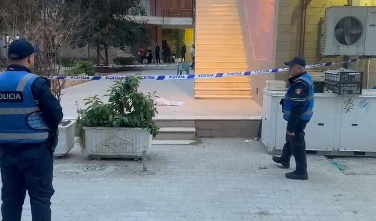 VDEKJA E 2-VJEÇARIT NË VLORË/ Policia jep detaje: I mituri ndodhej në banesë me nënën e tij kur ra nga ballkoni, ngjarja ndodhi…