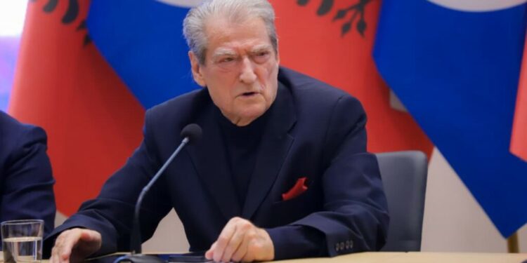 “JEMI NË UDHËKRYQ”/ Berisha: Punët e Shqipërisë, veprat e zeza të Edi Ramës!