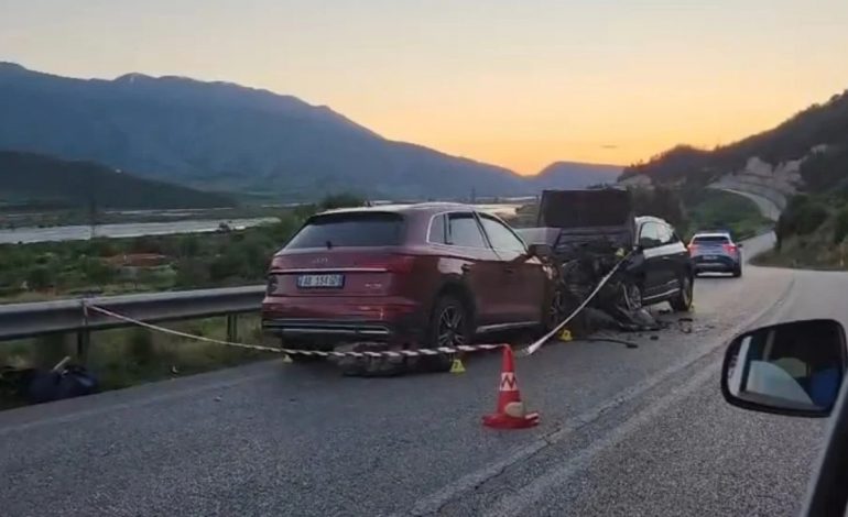 PAMJET/ Dy automjete përplasen “kokë më kokë” në aksin rrugor Tepelenë–Krahës, 8 persona të plagosur