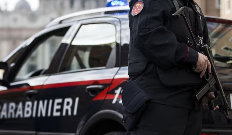 KËRKESA PËR LËNDË NARKOTIKE NËPËRMJET “WHATSAPP”/ Goditet grupi i trafikut të drogës në Itali, në pranga 19 shqiptarë
