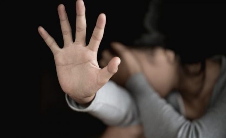 EMRI/ Nxënësja e shkollës private denoncon shoferin e furgonit të transportit për ngacmim seksual, Policia e arreston